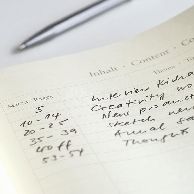 Anteckningsbok A4+ Leuchtturm1917 Slim linjerad Navy, Övrigt
