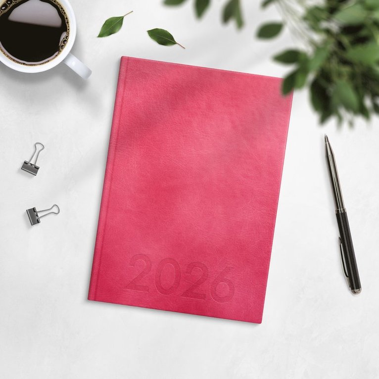 Kalender 2026 Weekly A5 rosa konstläder, Övrigt
