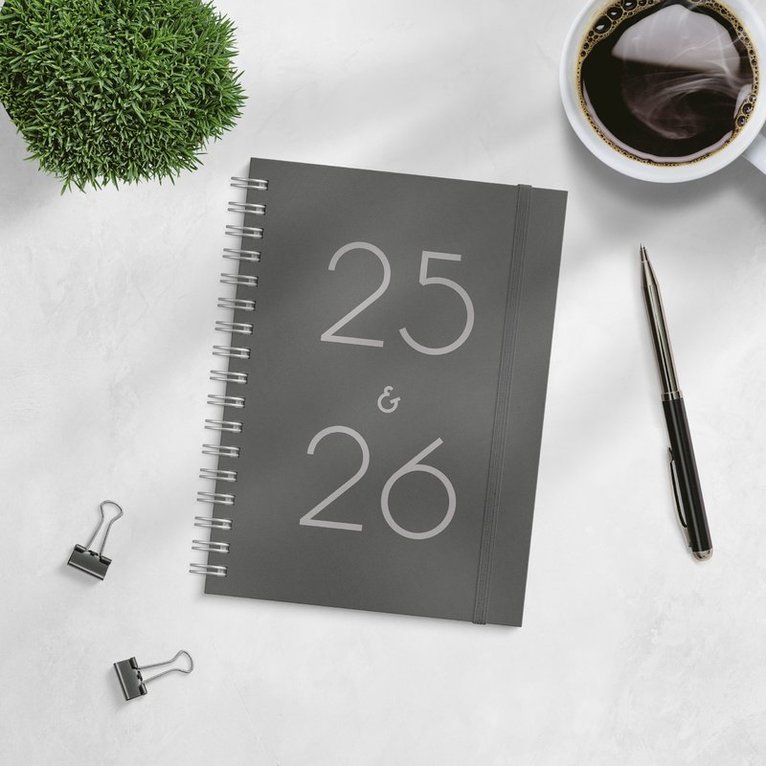 Kalender 2025-2026 Senator A6 Stone, Övrigt