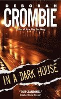 Deborah Crombie - In a Dark House, Häftad
