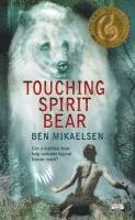 bokomslag Touching Spirit Bear