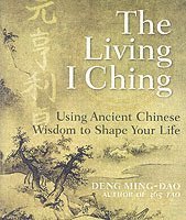 bokomslag The Living I Ching