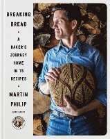 bokomslag Breaking Bread: A Baker's Journey Home in 75 Recipes