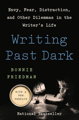 bokomslag Writing Past Dark