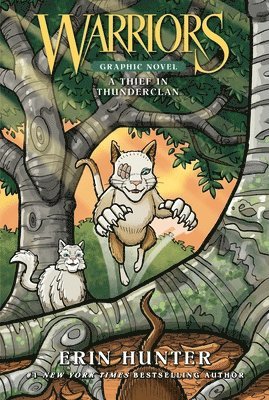 Erin Hunter - Warriors: A Thief in ThunderClan (Full-Color Adventure), Häftad