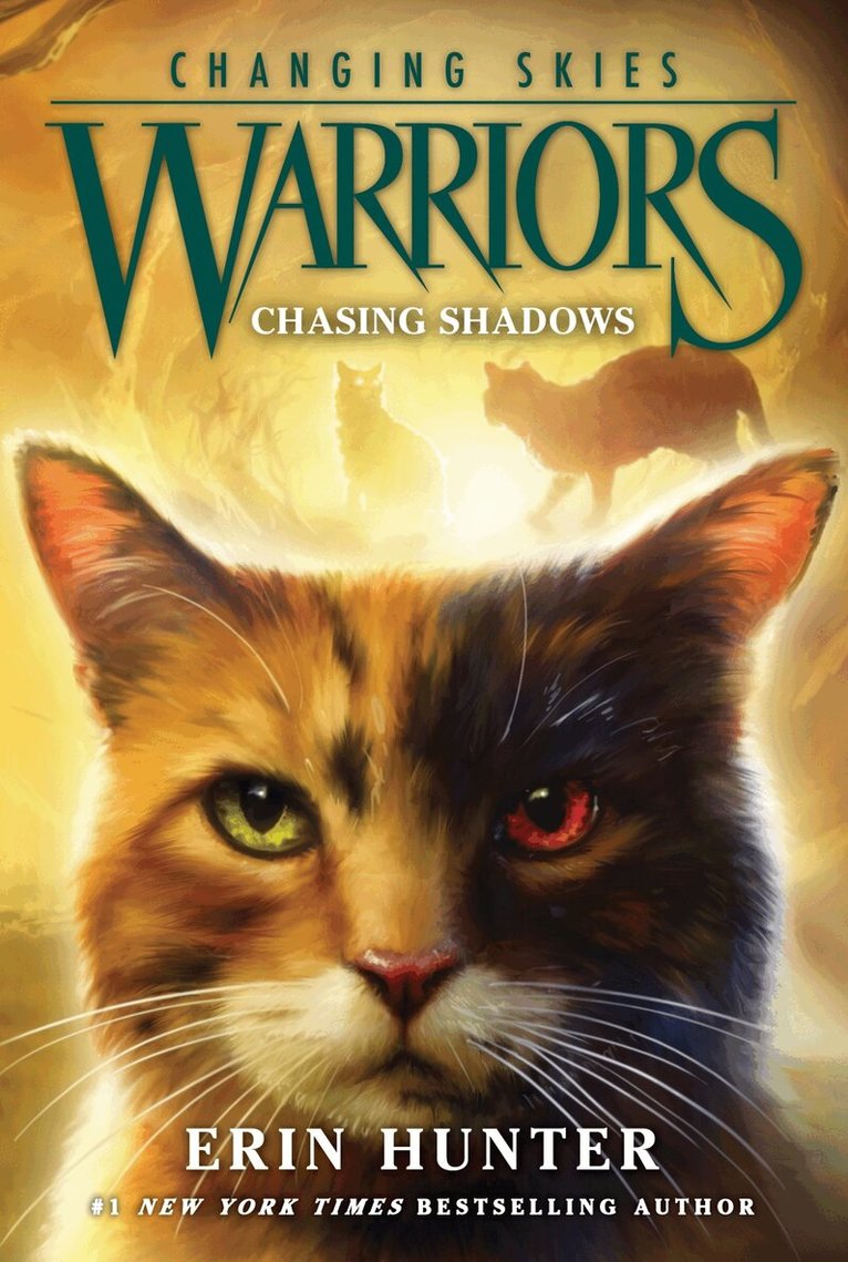 Erin Hunter - Warriors: Changing Skies #3: Chasing Shadows, Häftad
