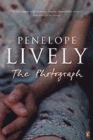 Penelope Lively - Photograph, Häftad. Tillgänglighet: Lägg i varukorg