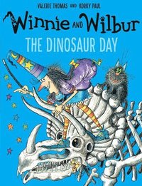 bokomslag Winnie and Wilbur: The Dinosaur Day