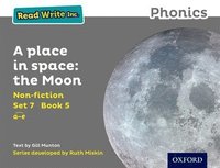 bokomslag Read Write Inc. Phonics: A Place in Space: The Moon (Grey Set 7 Non-fiction 5)