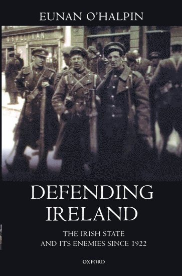 bokomslag Defending Ireland