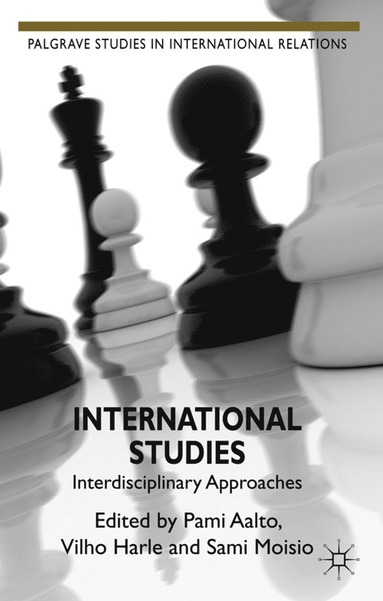 bokomslag International Studies