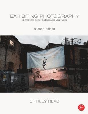 Shirley Read - Exhibiting Photography, Häftad