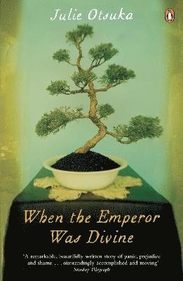 bokomslag When The Emperor Was Divine