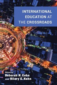 bokomslag International Education at the Crossroads