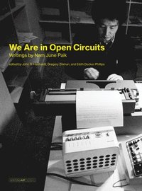 bokomslag We Are in Open Circuits