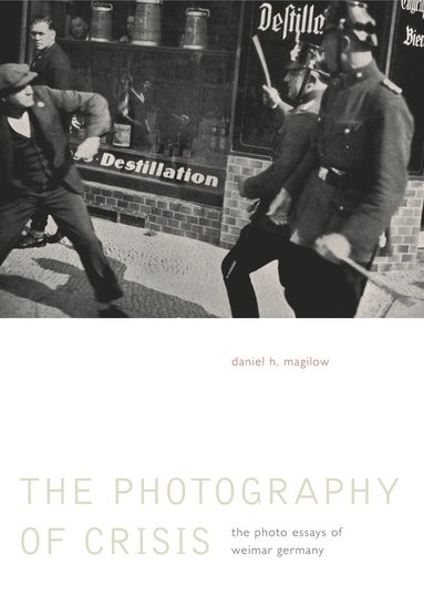 bokomslag Photography of Crisis