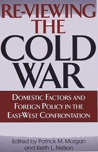 bokomslag Re-Viewing the Cold War