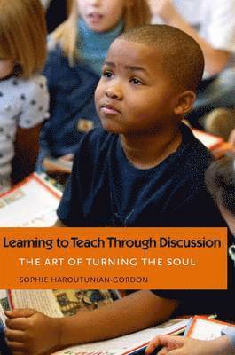 Learning to Teach Through Discussion 1
