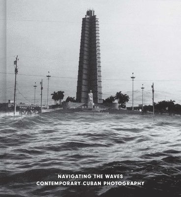 Malcolm Daniel, Raquel Carrera - Navigating the Waves, Inbunden