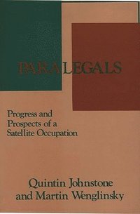 bokomslag Paralegals