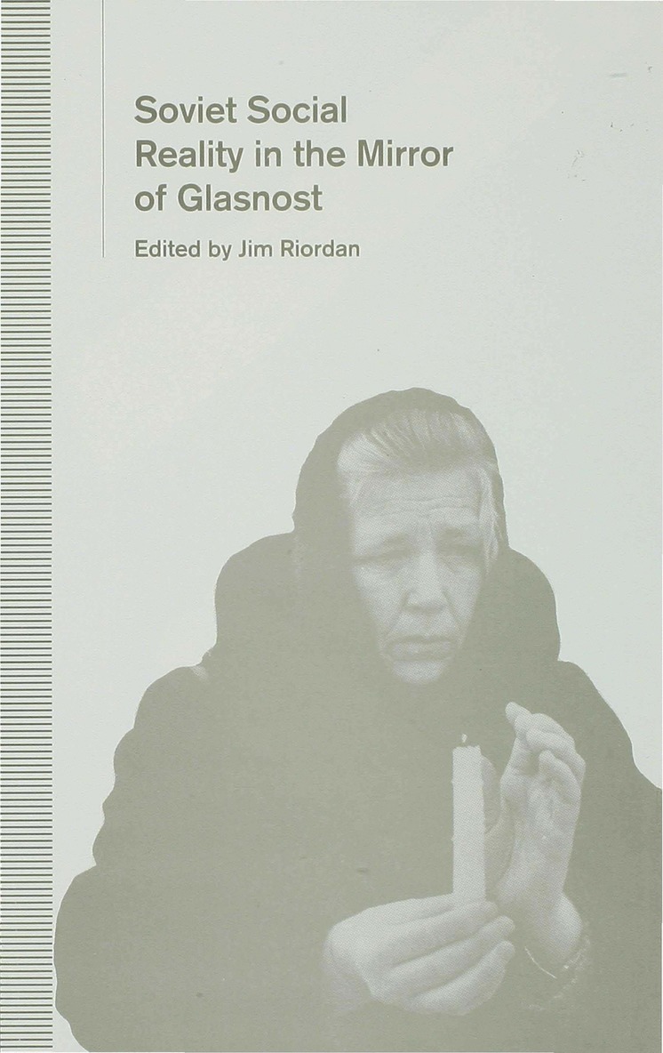 Jim Riordan - Soviet Social Reality in the Mirror of Glasnost, Inbunden