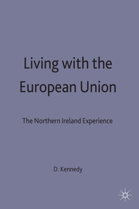 bokomslag Living with the European Union