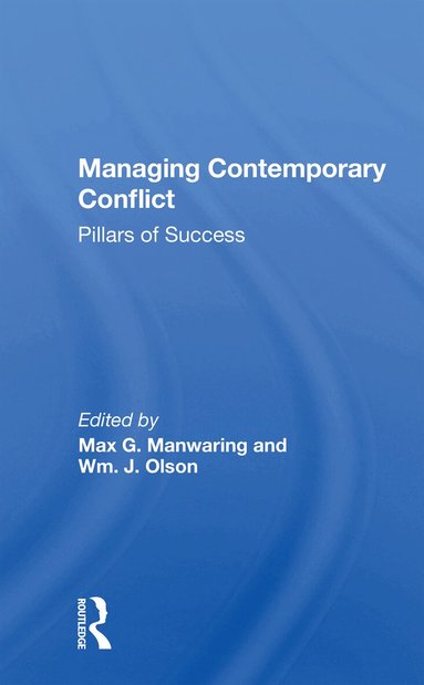 Max G Manwaring - Managing Contemporary Conflict, Häftad