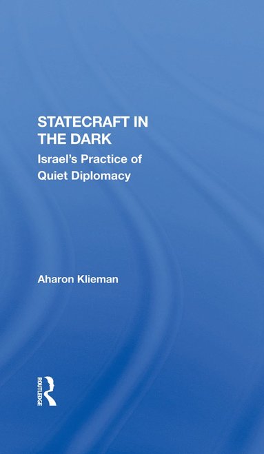 bokomslag Statecraft In The Dark