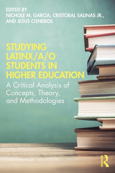 bokomslag Studying Latinx/a/o Students in Higher Education