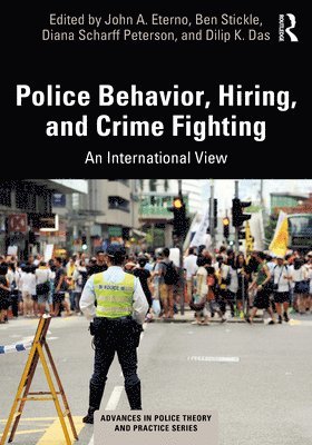 bokomslag Police Behavior, Hiring, and Crime Fighting