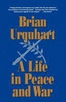 bokomslag A Life in Peace and War