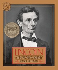 bokomslag Lincoln: A Photobiography