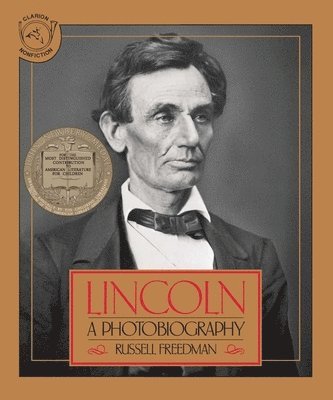 bokomslag Lincoln: A Photobiography
