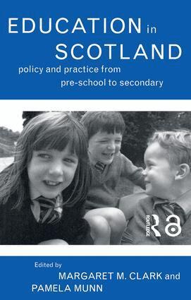 Margaret M Clark, Margaret Clark, Pamela Munn - Education in Scotland, Häftad