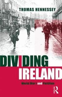 bokomslag Dividing Ireland