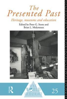 B. L. Molyneaux, P. G. Stone - Presented Past, Häftad