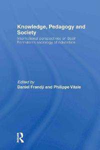 bokomslag Knowledge, Pedagogy and Society