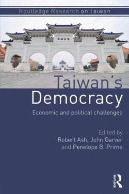 Robert Ash, John W. Garver, Penelope Prime, UK) Ash, Robert (School of Oriental and African Studies - Taiwan's Democracy, Häftad