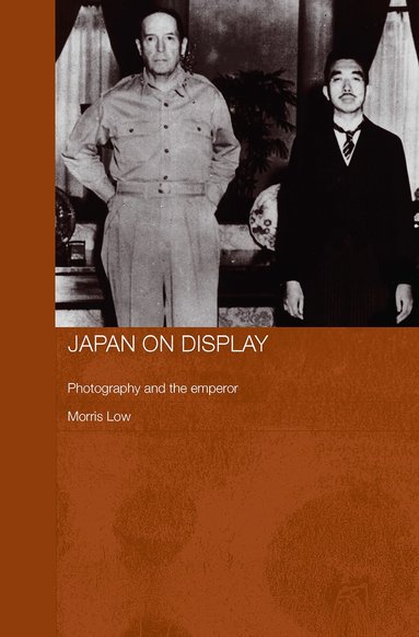 Morris Low - Japan on Display, Häftad