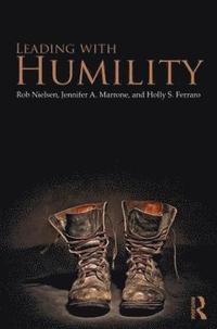 bokomslag Leading with Humility