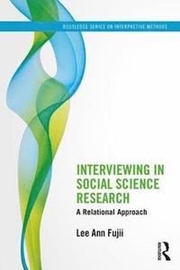 bokomslag Interviewing in Social Science Research