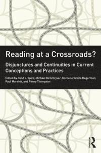 bokomslag Reading at a Crossroads?