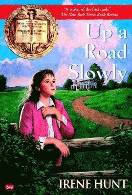 bokomslag Up a Road Slowly (DIGEST)