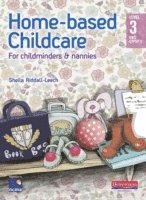 Sheila Riddall-Leech - Home-based Childcare Student Book, Häftad
