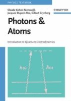 bokomslag Photons and Atoms