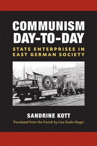 bokomslag Communism Day-to-Day
