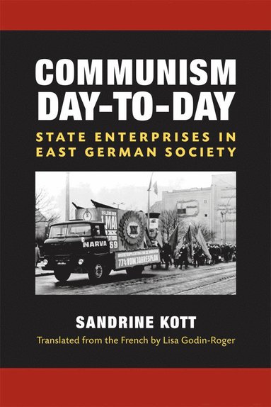 bokomslag Communism Day-to-Day