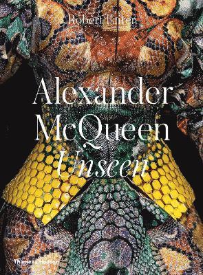 bokomslag Alexander McQueen: Unseen