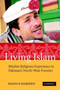 bokomslag Living Islam