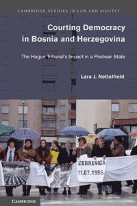 bokomslag Courting Democracy in Bosnia and Herzegovina